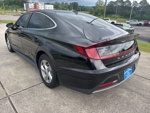 Used 2023 Hyundai Sonata SE w/ Cargo Package FWD image 5