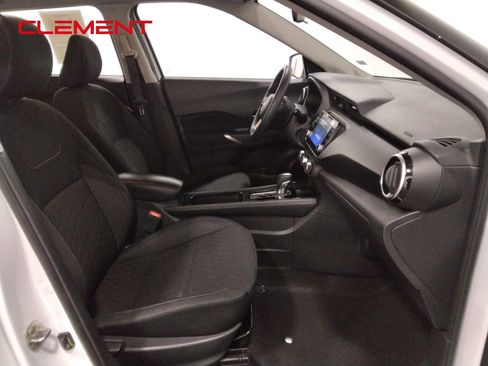 Used 2023 Nissan Kicks SV image 38