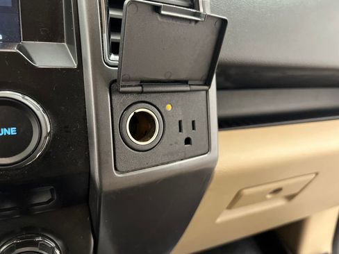 Used 2018 Ford F150 XLT w/ Equipment Group 302A Luxury AWD/4WD image 43