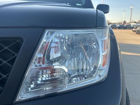 Used 2019 Nissan Frontier SV w/ Value Truck Package image 4