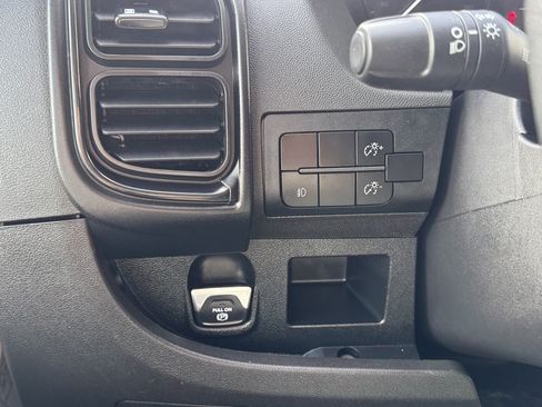Used 2024 RAM ProMaster 2500 w/ Convenience Group FWD image 17