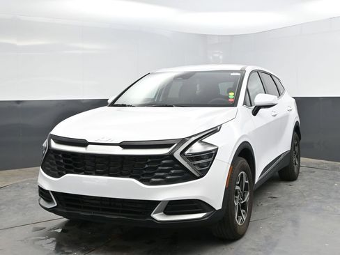 Used 2025 Kia Sportage LX AWD/4WD image 3