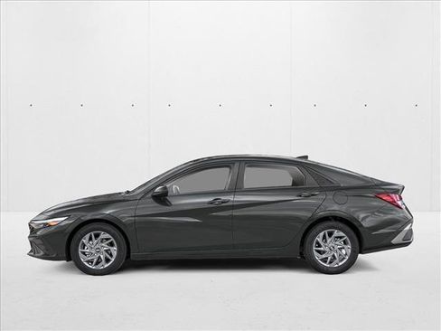 New 2026 Hyundai Elantra SEL Sport Premium FWD image 3