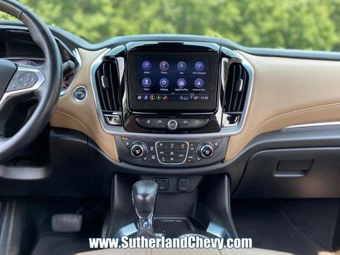 Used 2022 Chevrolet Traverse Premier AWD/4WD image 28