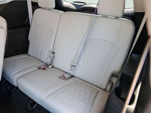 Used 2023 Buick Enclave Avenir w/ Avenir Technology Package FWD image 29
