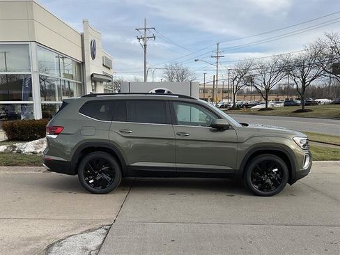 New 2026 Volkswagen Atlas SE image 3