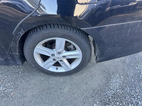 Used 2012 Toyota Camry SE image 11