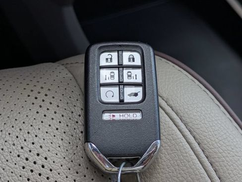 Used 2023 Honda Odyssey Elite image 32