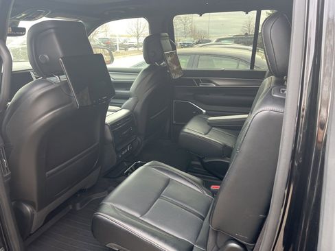 Used 2024 Jeep Wagoneer Series II w/ Convenience Group I image 8