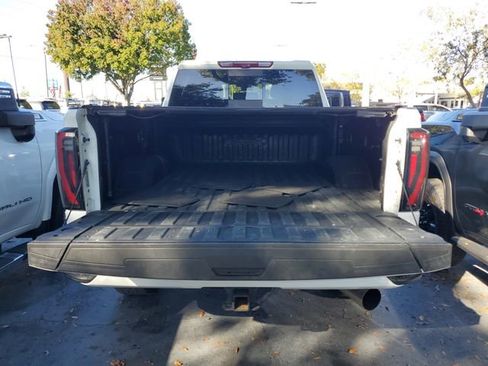 Used 2024 GMC Sierra 2500 AT4 w/ AT4 Premium Plus Package image 9