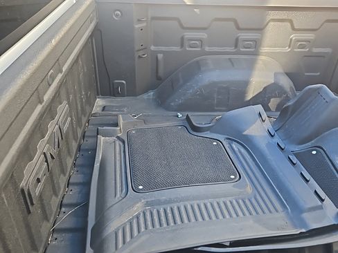 Used 2025 GMC Sierra 1500 AT4 image 5