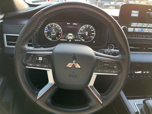 Used 2023 Mitsubishi Outlander SE Black Edition image 37