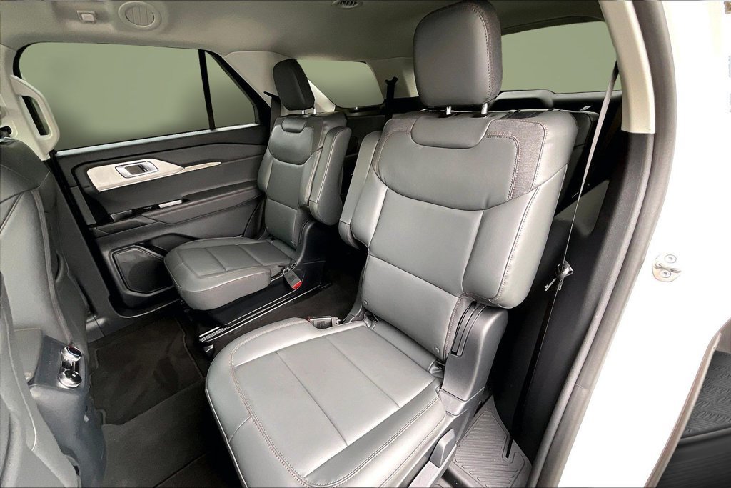 Used 2026 Ford Explorer Active w/ Active Comfort Package RWD image 23