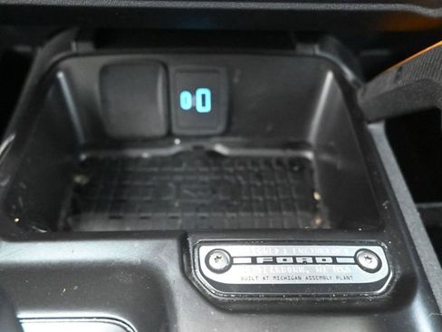 Used 2024 Ford Bronco Badlands AWD/4WD image 4