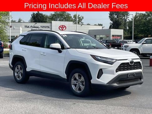 Used 2024 Toyota RAV4 XLE AWD/4WD image 7