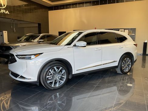 Certified 2023 Acura MDX FWD w/ Technology Package image 4