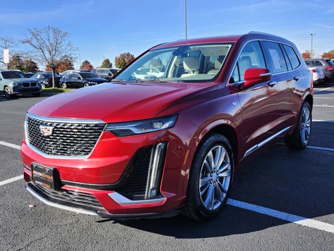 Used 2023 Cadillac XT6 Premium Luxury image 5