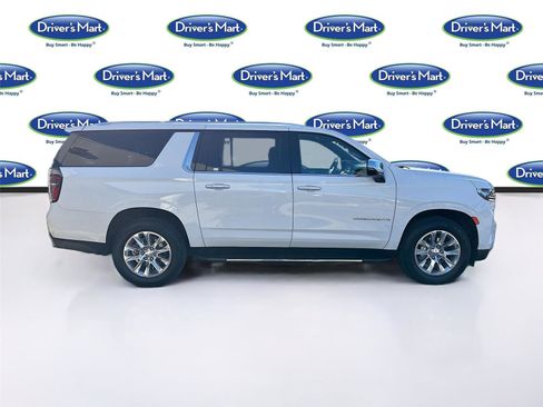 Used 2023 Chevrolet Suburban Premier image 8