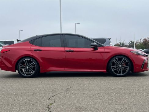 Used 2025 Toyota Camry XSE image 3