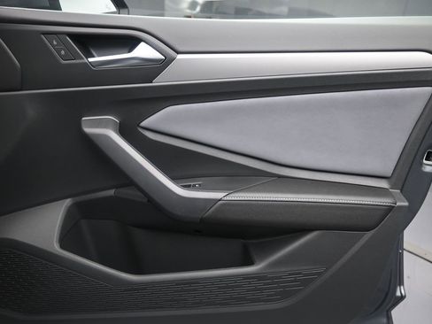 Used 2025 Volkswagen Jetta SE image 28