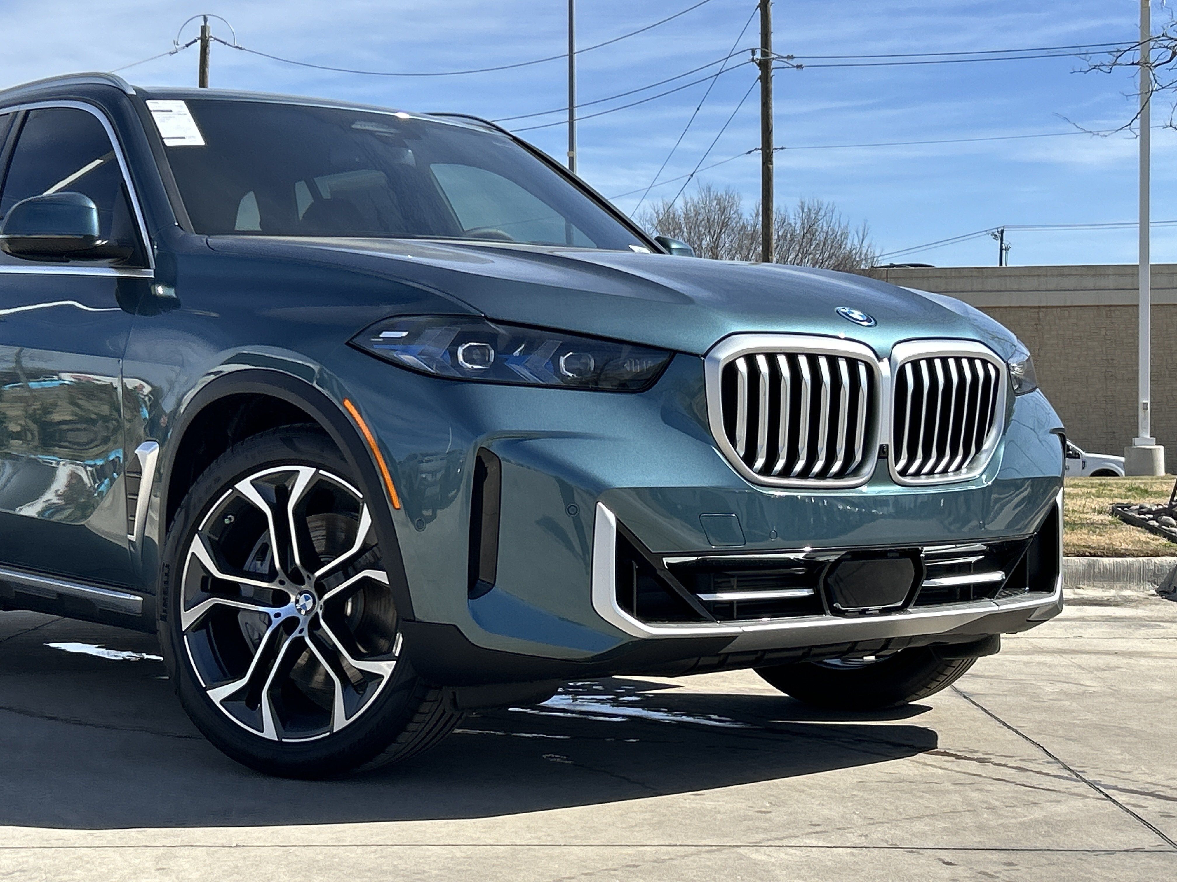 Used 2026 BMW X5 xDrive50e AWD/4WD image 3