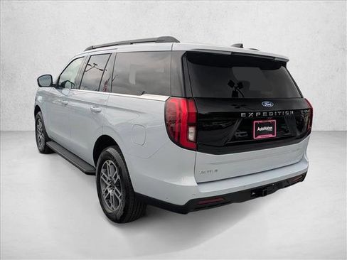 New 2025 Ford Expedition Active image 8