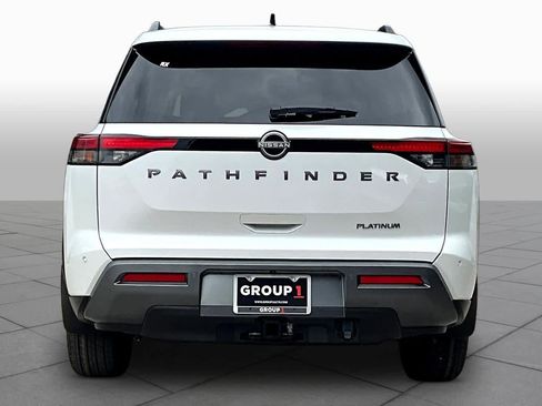 New 2026 Nissan Pathfinder Platinum FWD image 4