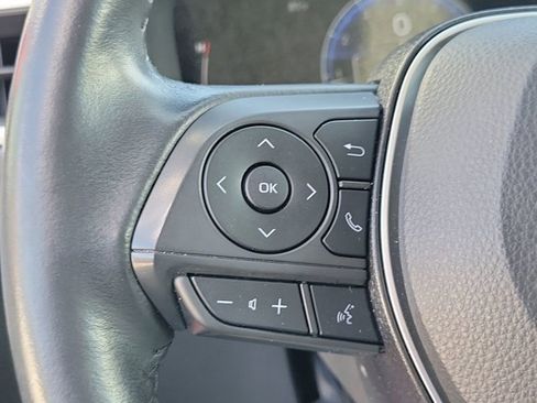 Used 2023 Toyota Corolla Cross XLE image 30