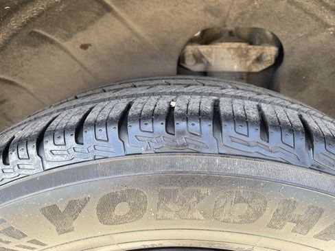 Used 2022 Kia Sorento EX w/ Panoramic Sunroof Package image 5