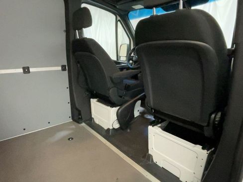 Used 2022 Mercedes-Benz Sprinter 2500 image 26