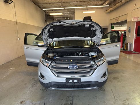 Used 2015 Ford Edge SEL w/ Equipment Group 201A AWD/4WD image 10