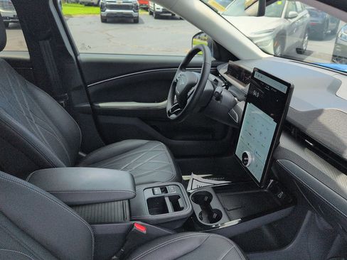 Certified 2025 Ford Mustang Mach-E Select w/ Comfort Package Lite RWD image 10