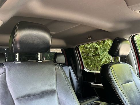 Used 2015 Ford F150 Lariat w/ Equipment Group 502A Luxury AWD/4WD image 28