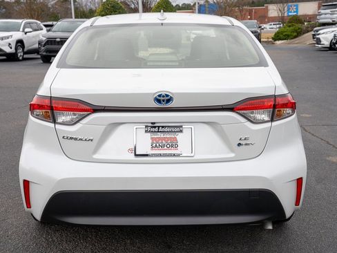 Certified 2025 Toyota Corolla LE image 4