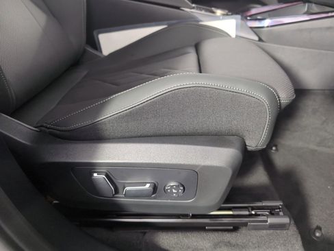 Used 2025 BMW X3 xDrive30i w/ Convenience Package image 29