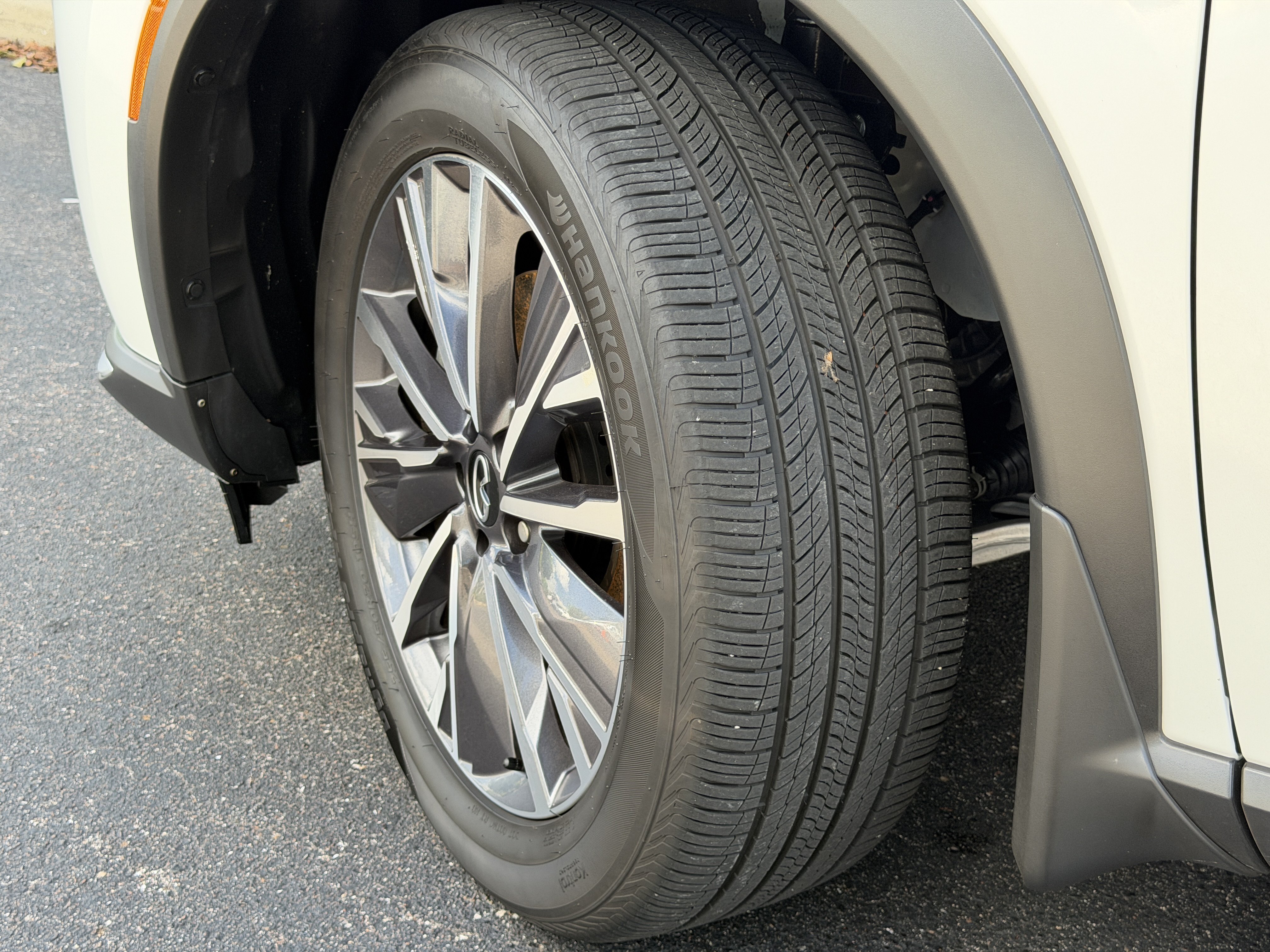 Certified 2027 INFINITI QX60 Luxe w/ Cargo Package FWD image 37