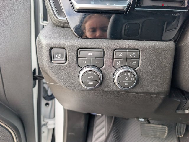 Used 2026 GMC Sierra 1500 SLT AWD/4WD image 11
