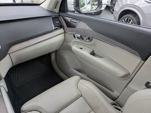 Used 2023 Volvo XC90 B6 Ultimate w/ Protection Package Premier AWD/4WD image 19