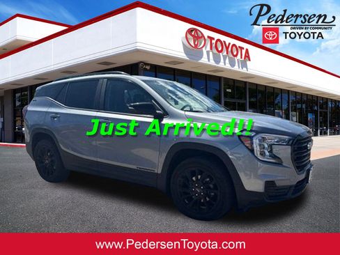 Used 2024 GMC Terrain SLE w/ Driver Convenience Package AWD/4WD image 1