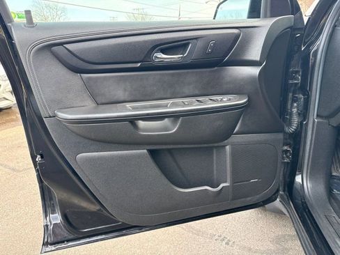 Used 2016 Chevrolet Traverse LT image 9