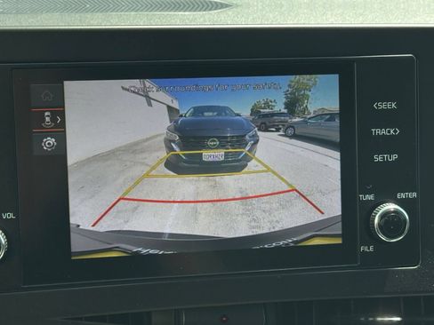 Used 2025 Kia Sportage LX FWD image 23