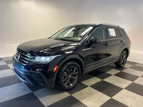 Used 2022 Volkswagen Tiguan SE FWD image 3