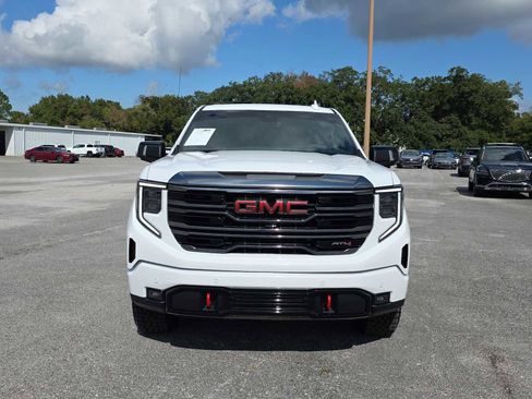 Used 2024 GMC Sierra 1500 AT4 w/ Technology Package image 4