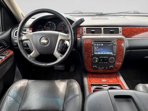 Used 2013 Chevrolet Suburban LTZ AWD/4WD image 25