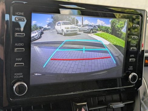 Used 2020 Toyota Corolla LE FWD image 9