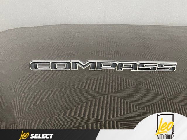 Used 2023 Jeep Compass Latitude w/ Sun and Sound Group AWD/4WD image 9
