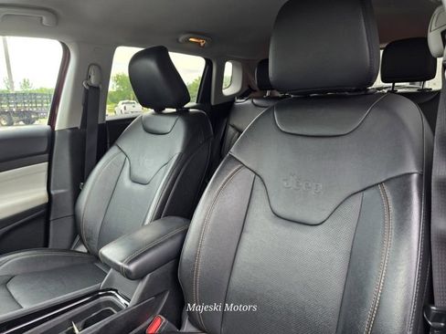 Used 2022 Jeep Compass Limited image 16