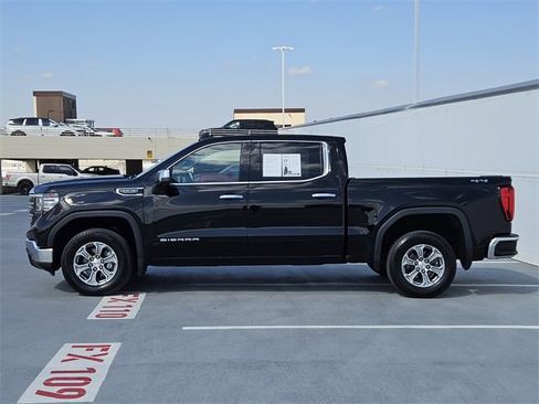 Used 2022 GMC Sierra 1500 SLT image 4