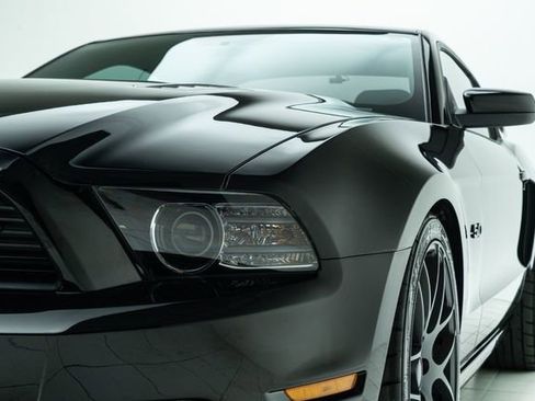 Used 2013 Ford Mustang GT Premium image 11