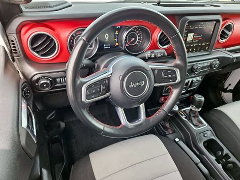 Used 2022 Jeep Wrangler Rubicon AWD/4WD image 31